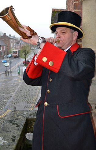 Hungerford Arcade Town Crier Hocktide March 2016